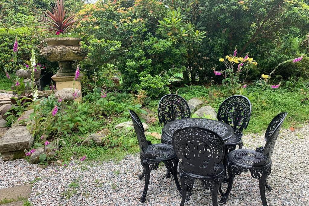 Luxurious Apartment In Historic Mansion - Sleeps 7 Ladock Eksteriør bilde